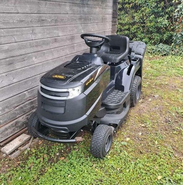 Tondeuse Autoportée Alpina AT4 84A – 84cm – Bac 200L